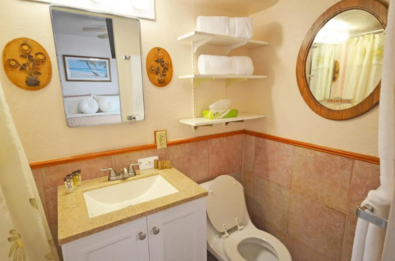 Sea Shore 41 Private Studio In Waikiki, 1 Block To Beach Χονολουλού